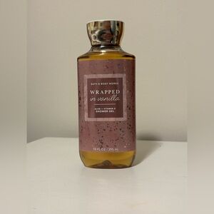 Bath & Body Works Wrapped in Vanilla Shower Gel - New
